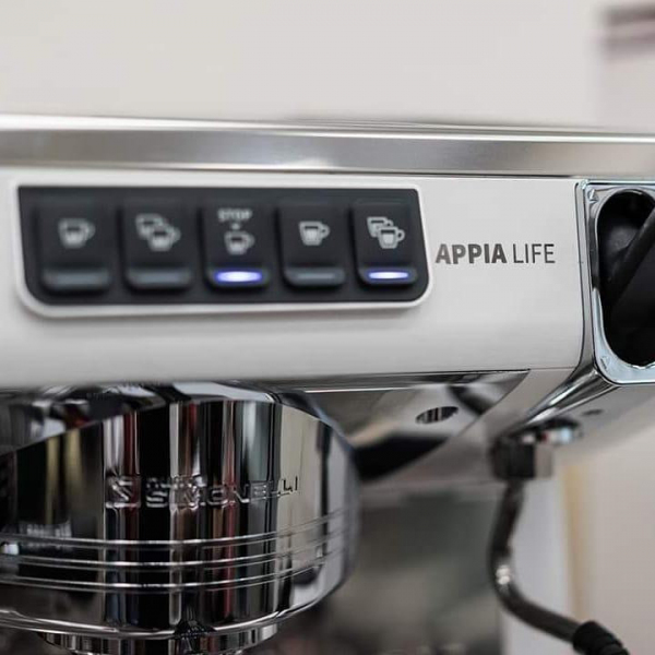 Кофемашина рожковая автоматическая NUOVA SIMONELLI APPIA LIFE 2GR V 220V WHITE+HIGH GROUPS+ECONOMIZER+CUP WARMER